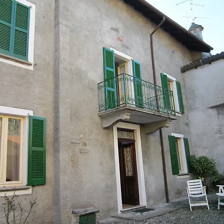 Locazione Turistica Amelia Castelveccana